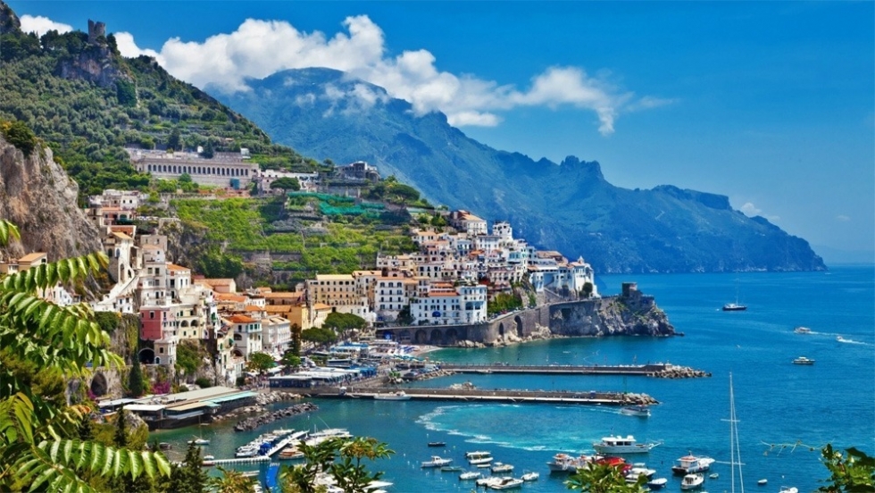 Amalfi - o centro da costa Iconic na Itália